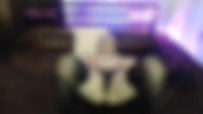 Cumming With Vibrator Legs Over Head