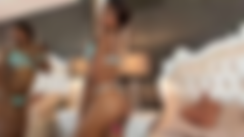 Ivanna masturbates until you have a squirt.