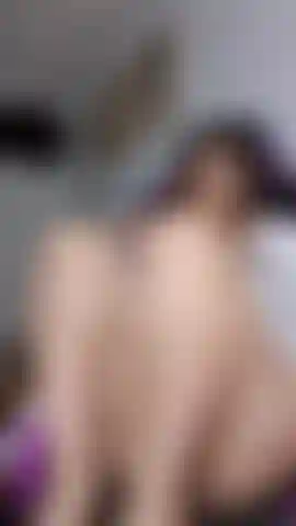 Sweet thick legs (2023)