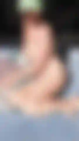 Pussy farts, queefing, 2025.