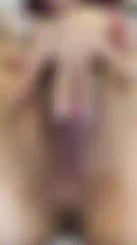 Rubing my wet pussy...
