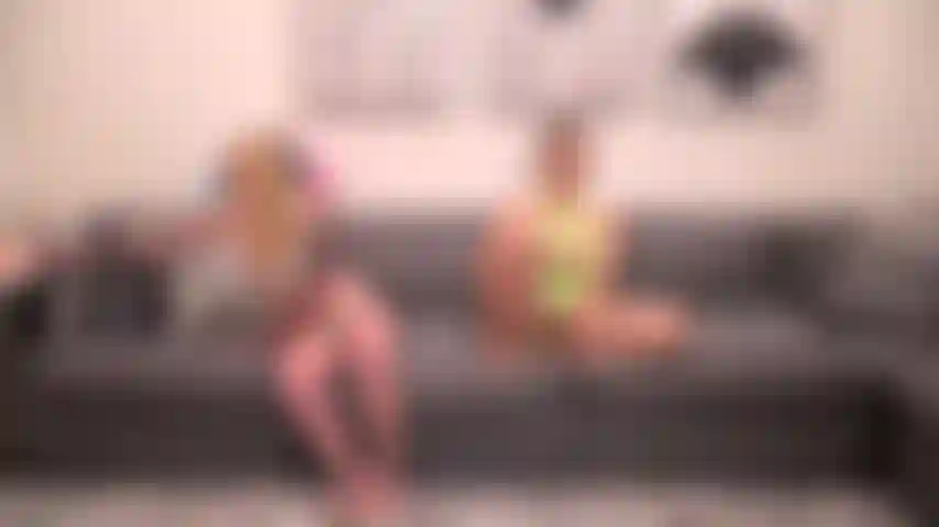 Bunny Play - Bella Rolland and Paris White masturbate together on live cam