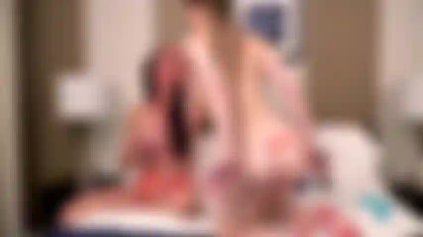 Pre-Final - Wet and horny lesbian live cam show with Erin Everheart and Sofie Marie