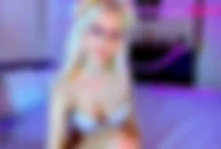 finger in pussy,  big toy and cumming