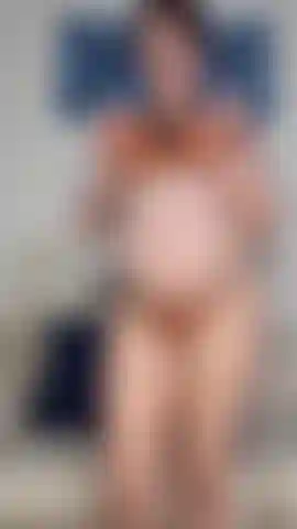 Pregnant sexy strip + tease