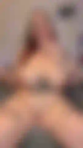 Trying to be quiet while i make myself cum and squirt on a dildo