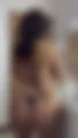 help me put cream on my sexy body