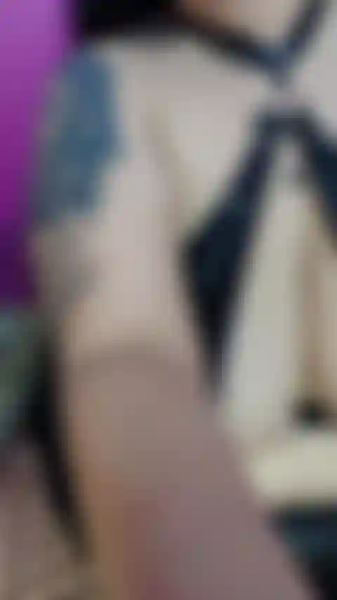 Pussy play and moaning.