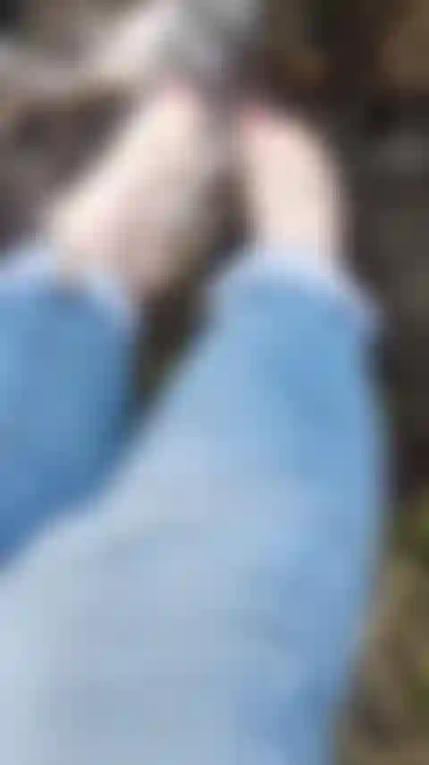 Painted toe nails in nature !