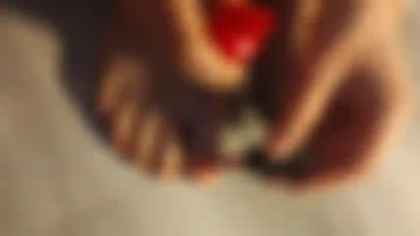 Painting my toe nails !