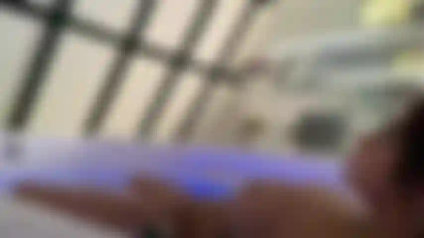 I explore with my fingers underwater!