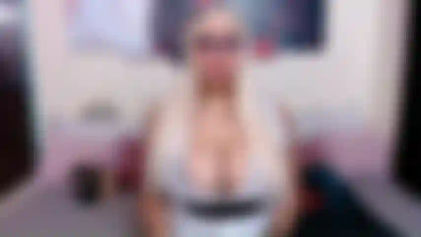 lady Tsunade you want to kiss her ass and pussy