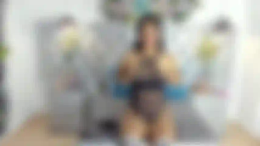 Playin pussy with fingers and dildo... Im so very wet