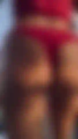 Hey sexy lets go outside , Im horny and feeling the heat .