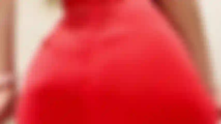 Ass bouncing in pink thong