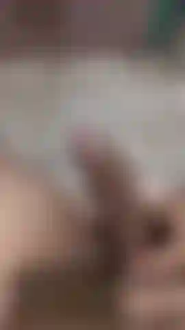 maanero tocndome rico.Delicious with my little bird