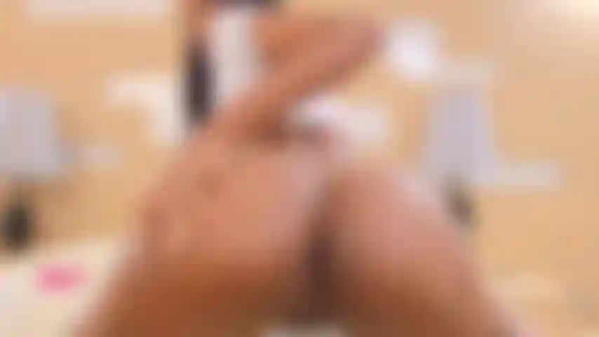 So fucking hot the way i fuck my pussy.