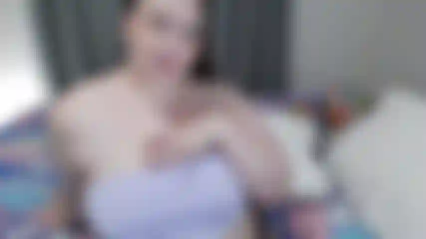 Cute But Cruel BBW Kaylee Giggles During Facesit