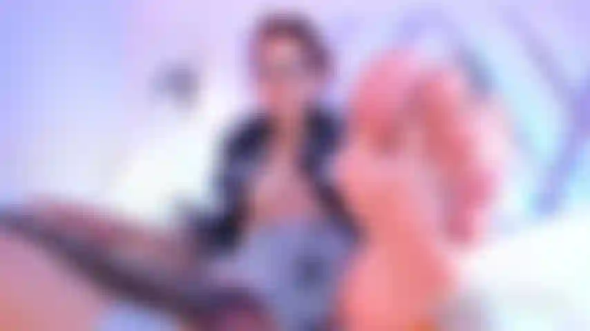 suck toes in glasses
