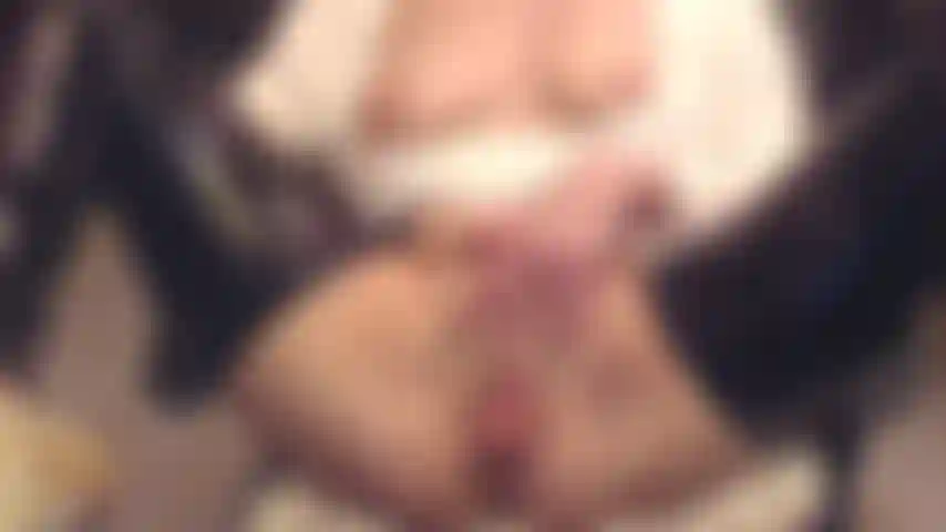 Pussy_wanking_in_close_up_with_hot_dirty_talk.