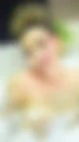 Dirty talk in the jacuzzi part 2.