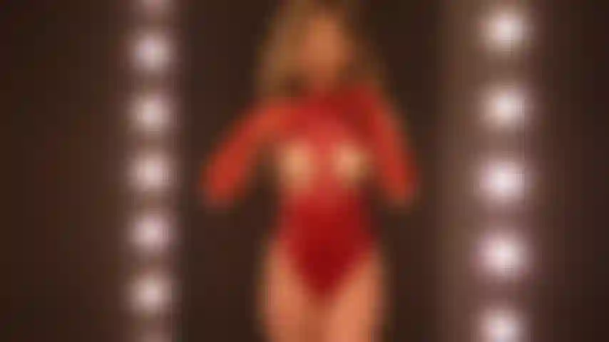 Sexy boobs showgirl.