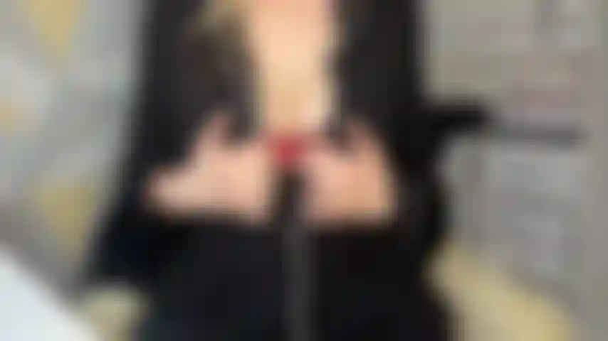 Oily Full Body Massage - Part 1A slow sexy Strip Tease into my Lingerie DM if you want Part 2, 3 and 4. 💋