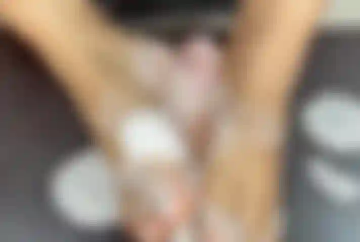 Bubble show on the feet.