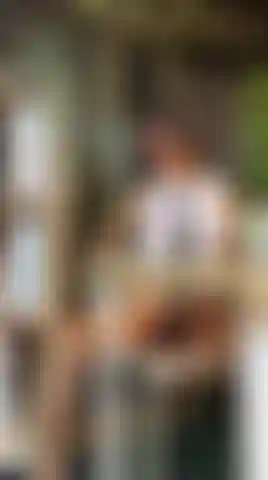 A good student paying with her pinkpussy.