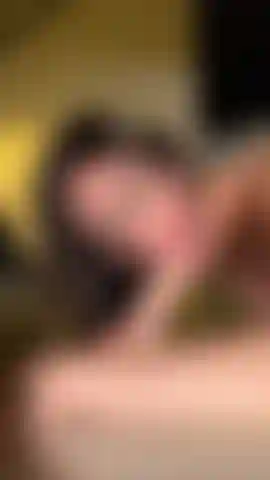 Look how I can play with your delicious cock.🍆