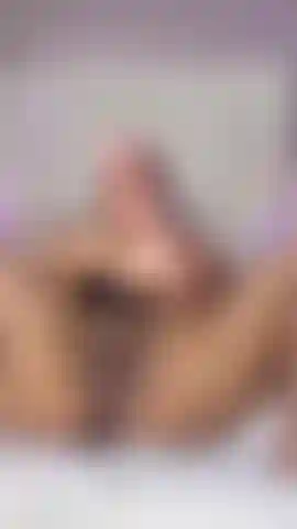 I play with my pussy