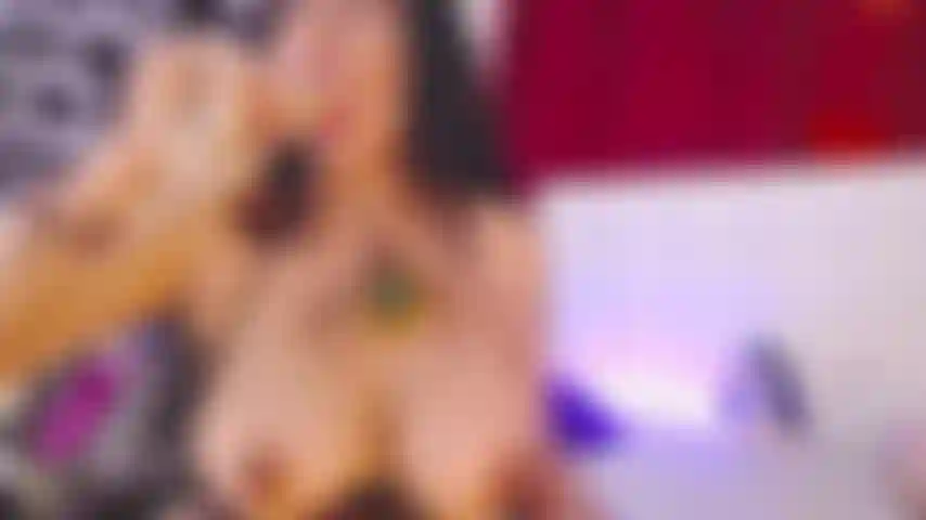 SUCK DILDO & TITS OUT