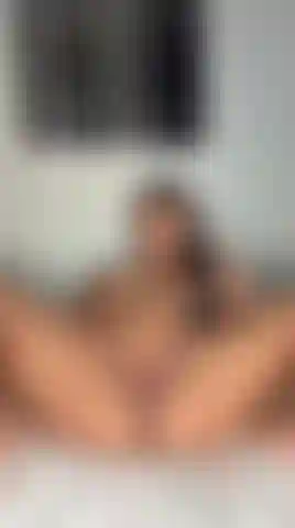 masturbating my delicious pussy