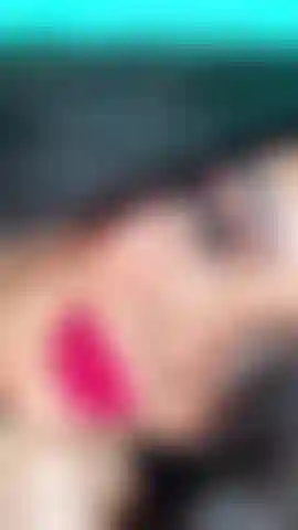 Just me having fun and singing a little! Ill be live tomorrow  come hang out and say hi!