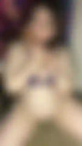 28 weeks pregnant riding a 9 inch dildo