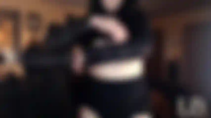 Gold Show: Quickie Strip & Hairy Armpits, Ass, & Pussy Close-Ups