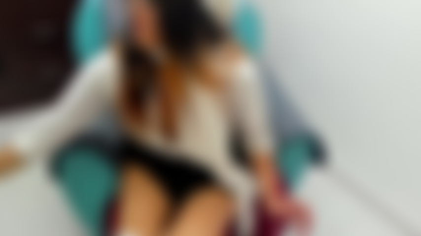 Vibrate my pussy in the sofa.