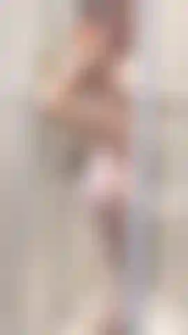 Watch me taking a hot shower