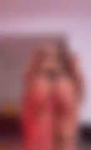 I masturbate your cock with my big buttocks