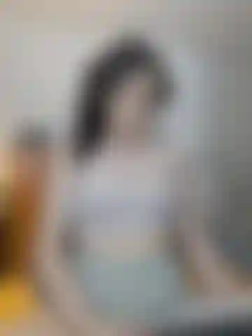 Spy on me while I was reading and I got the hiccups. I try to ignore it, but its hard when some are loud and make my hole body shake up! Sometimes they are just small and silent too. (18 minutes)