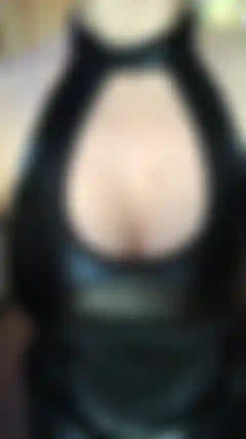 Bouncing my big tits in my naughty leather outfit!