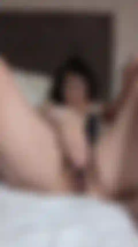 Hair brush and fingers to satisfy my horny pussy!