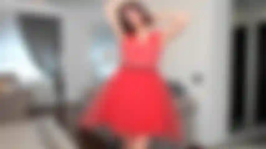 DIRTIEST ORGASM EVERElegant date with me! After you admire my sexy dress, you undress me and oil my body so in the END I can SQUIRT all over your cock and body!  AMAZING MOMENTS