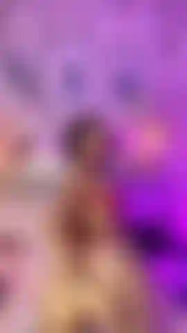 Look so big and spankable.