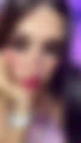 Sexy girl with big lips 😍