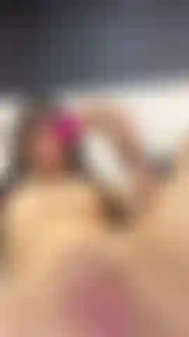 Rub my pussy so wet.