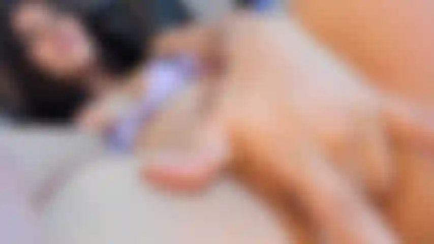 I feel so hot that my fingers are not enough, come and fuck me bb