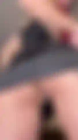 Strip tease, light pussy play, and dirty talking! Let me be your cum slut daddy