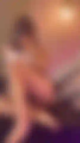 Look at my hot body in the mirror