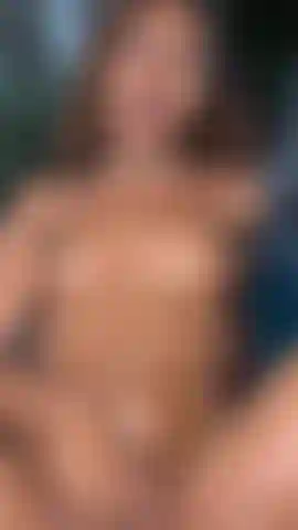 Ebony girl fucks her wet HAIRY pussy in the pool